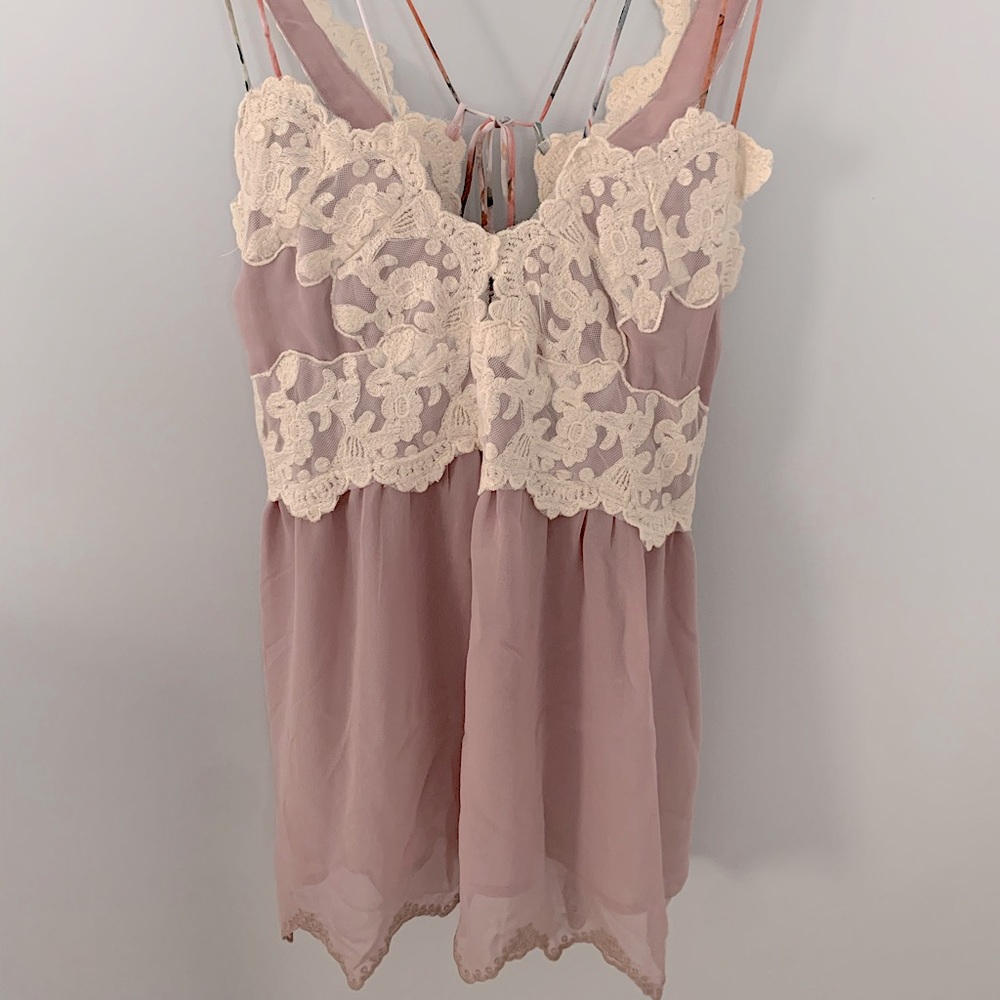 NWOT Buckle Gimmicks Top - Size Large